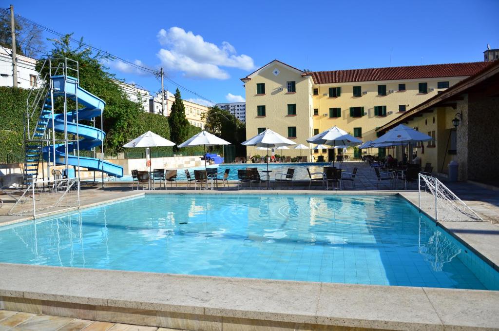 Bazén v ubytování Hotel Glória Resort & Convention nebo v jeho okolí