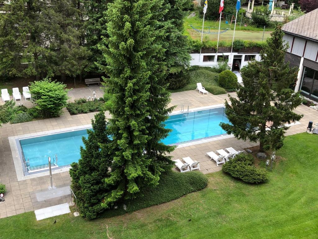 Bazén v ubytování Laax Rancho Residence nebo v jeho okolí