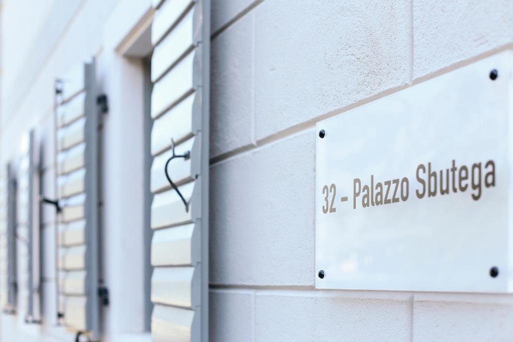 Majutusasutuses Palazzo Sbutega olev sertifikaat, autasu, silt või muu dokument