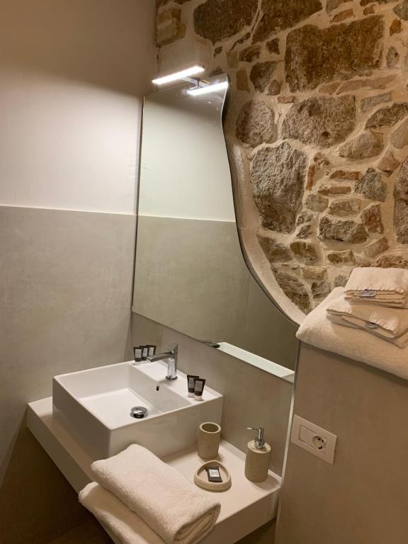 A bathroom at PERDAS ROOMS