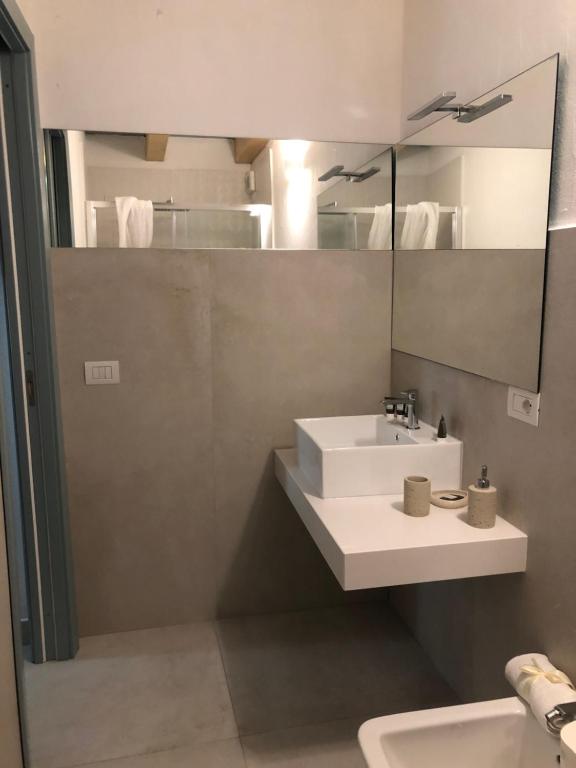 A bathroom at PERDAS ROOMS
