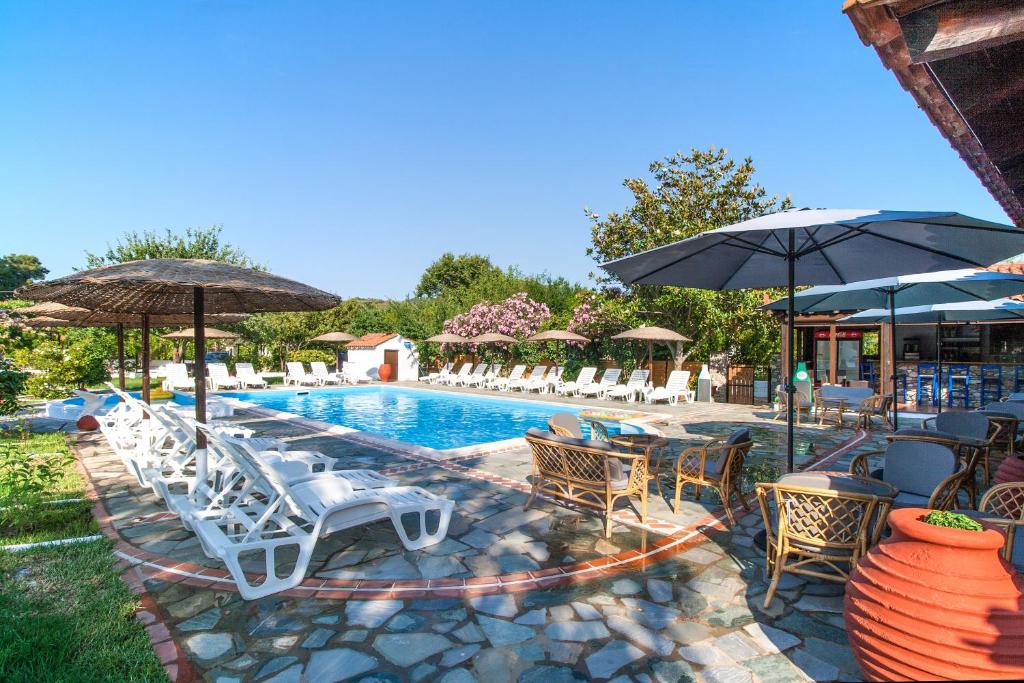 Bazén v ubytování STRAWBERRY Skiathos nebo v jeho okolí