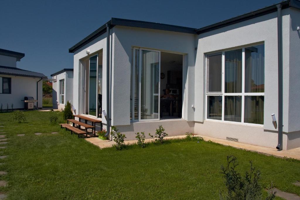 Karia Apartments - Hizvo