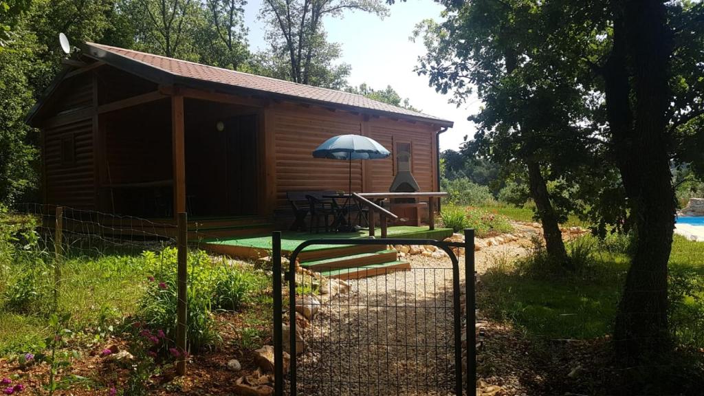 Κήπος έξω από το Ferienhaus Marina