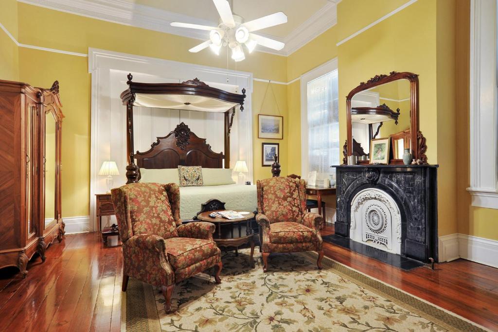 Ashton's Bed and Breakfast - Superior King Room