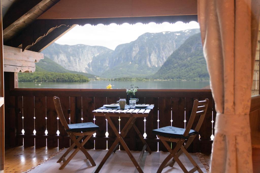 Gallery image of Lakeview Apartment in Hallstatt