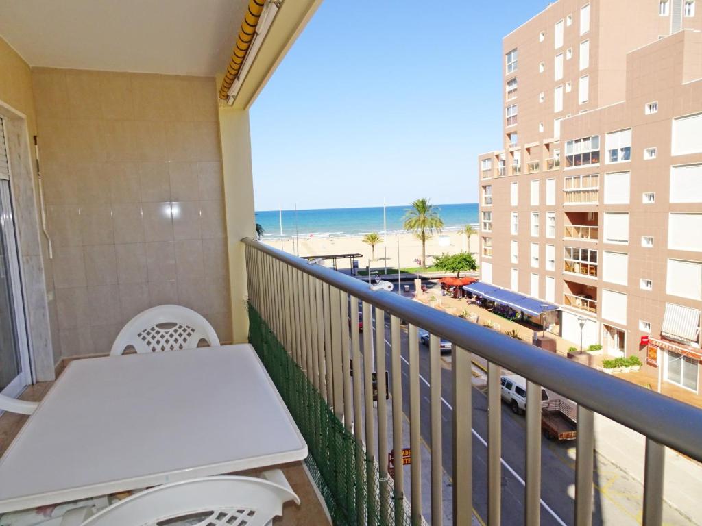 NEPTUNO GANDIA Primera Línea - Alquiler Familias, Playa de ...