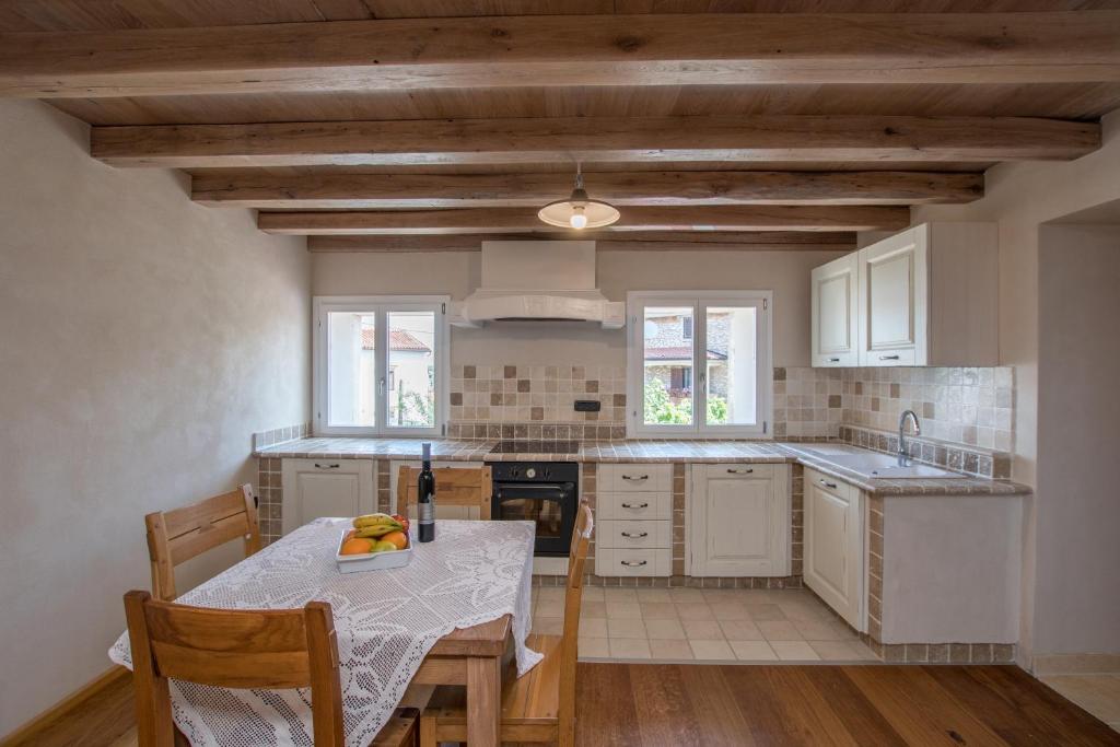 Fotografie z fotogalerie ubytování LANA house with apartments v destinaci Petrovija