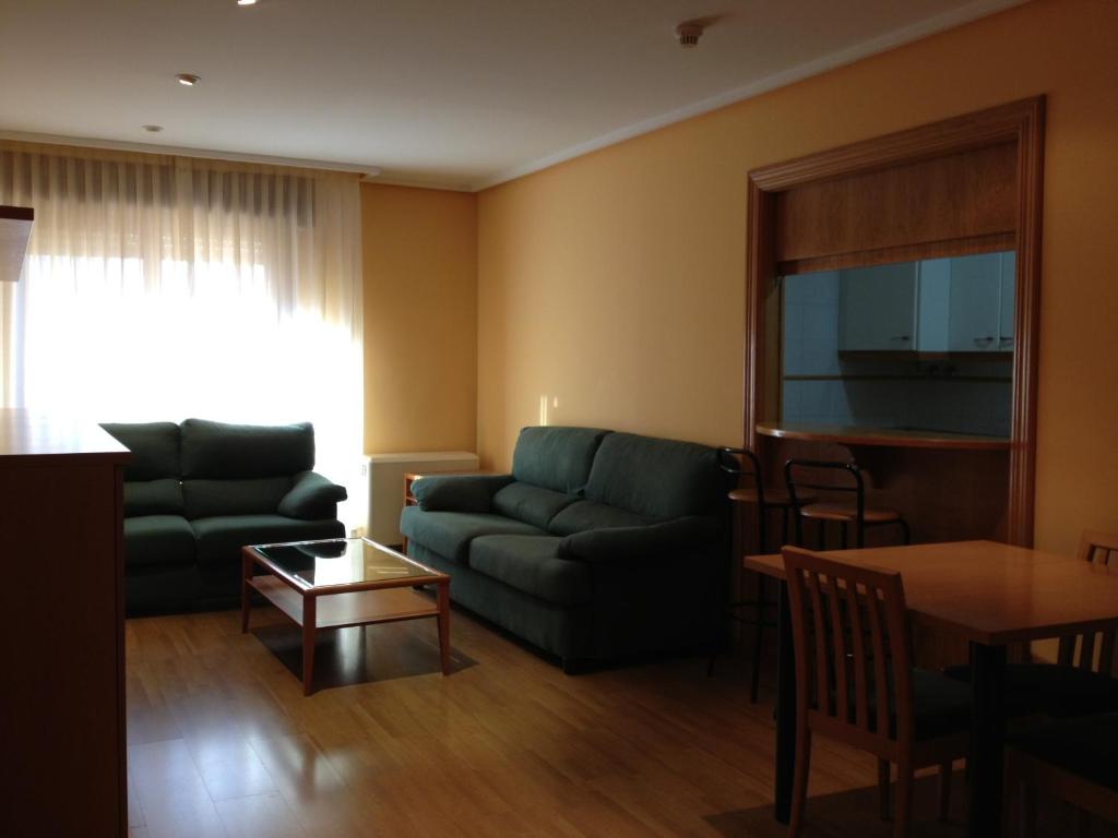 Apartamentos Turisticos Puerta de León - 1ベッドルームのアパート