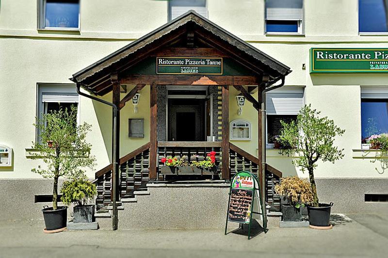 Majutusasutuse Hotel Tannenhof fassaad või sissepääs