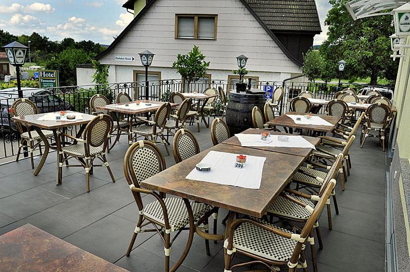 Restoran või mõni muu söögikoht majutusasutuses Hotel Tannenhof