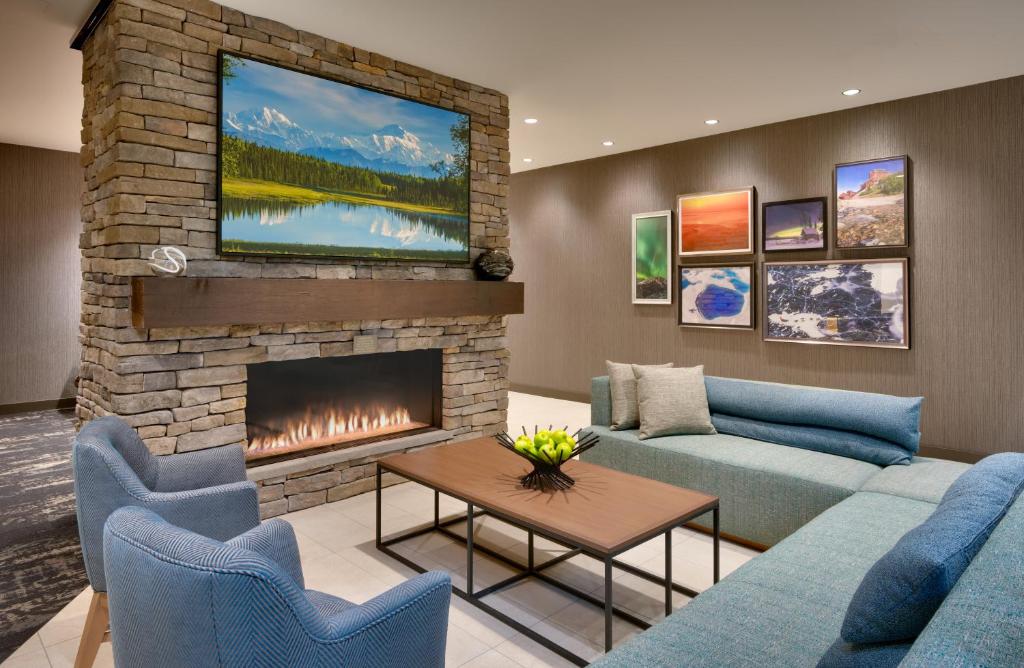 Posezení v ubytování Hyatt Place Anchorage-Midtown