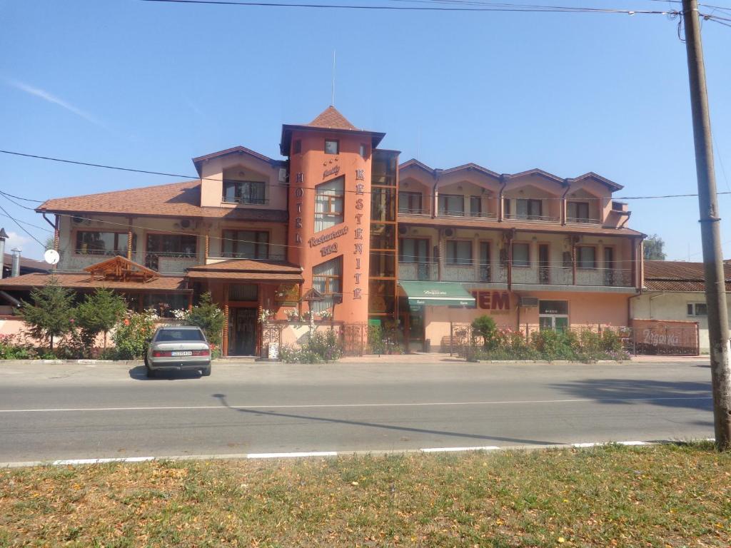Budova, kde se hotel nachází