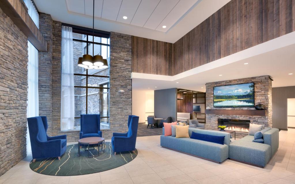 Posezení v ubytování Hyatt Place Anchorage-Midtown