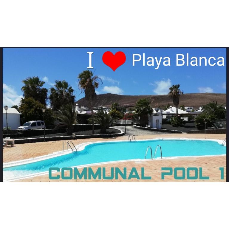 Basen w obiekcie Love for Lanzarote holidays house lub w pobliżu