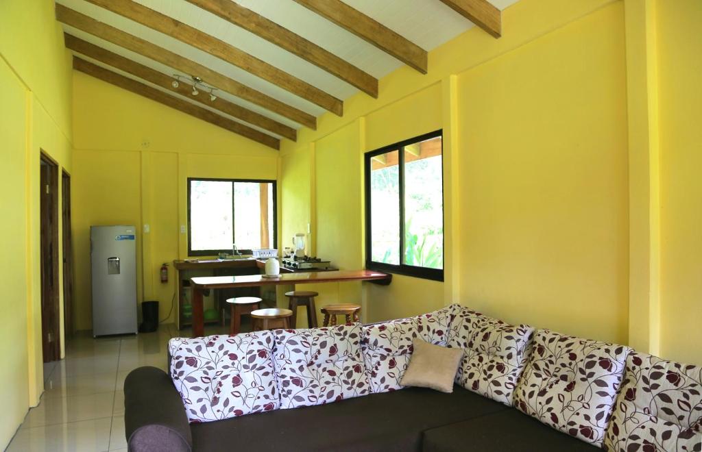 Posezení v ubytování Hotel & Cabinas Nadine