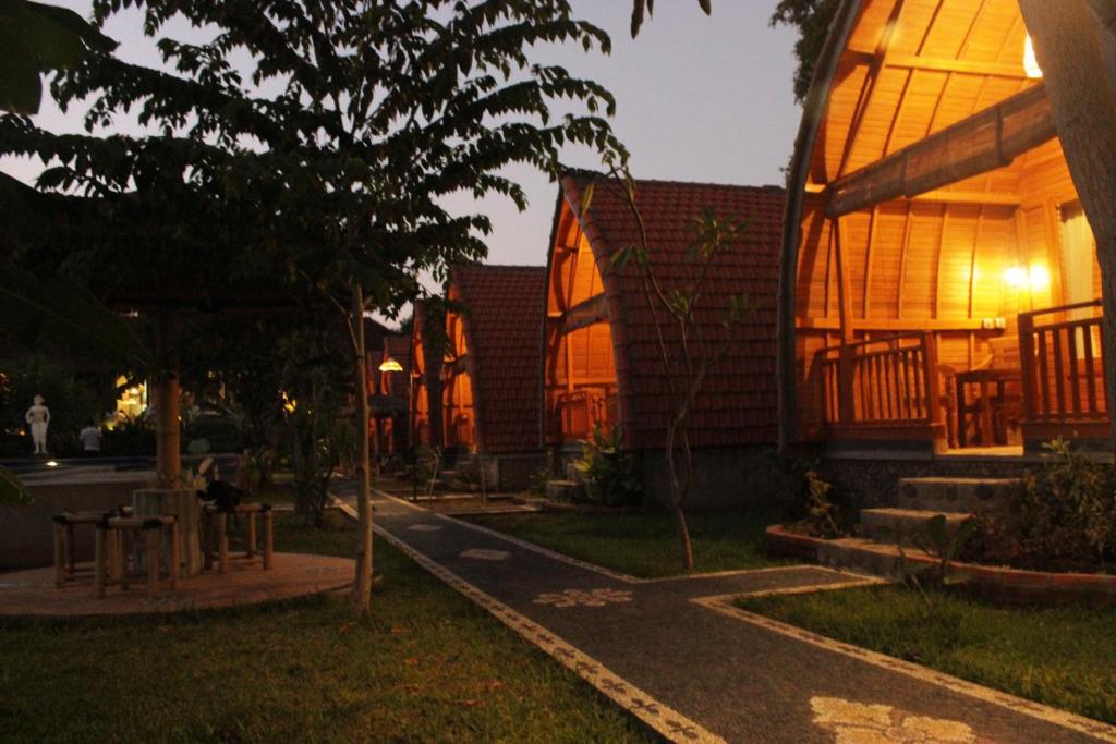 Kubu Padi Wooden House - 8