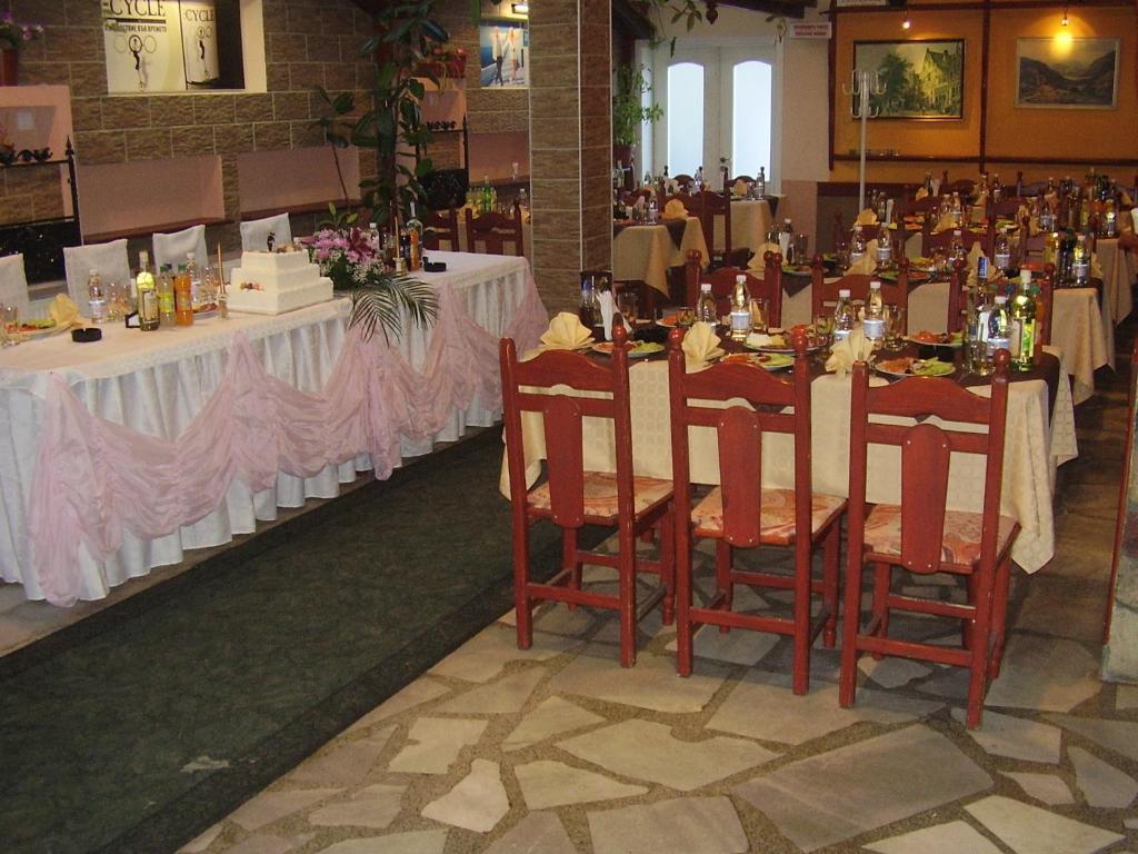 Restaurace v ubytování Kestenite Family Hotel