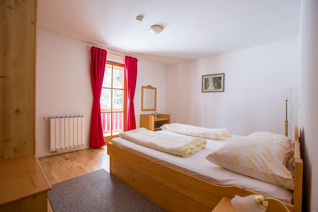 Postel nebo postele na pokoji v ubytování Bolfenk lodge apartment