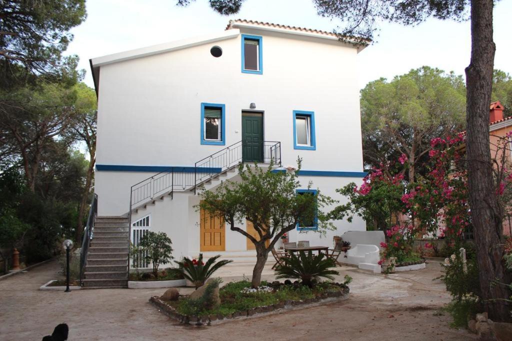 Villa B. Il Calaliberotto - Elegante villa fronte mare