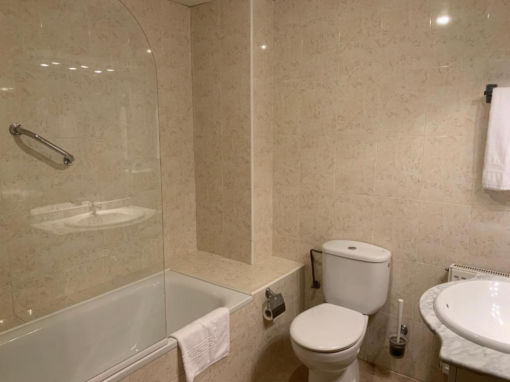 Koupelna v ubytování RAQUEL'S - Habitacions i Apartaments turístics -