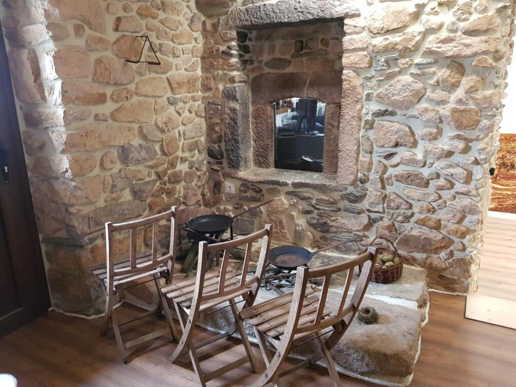Virxe da O, Mazaricos – Updated 2022 Prices