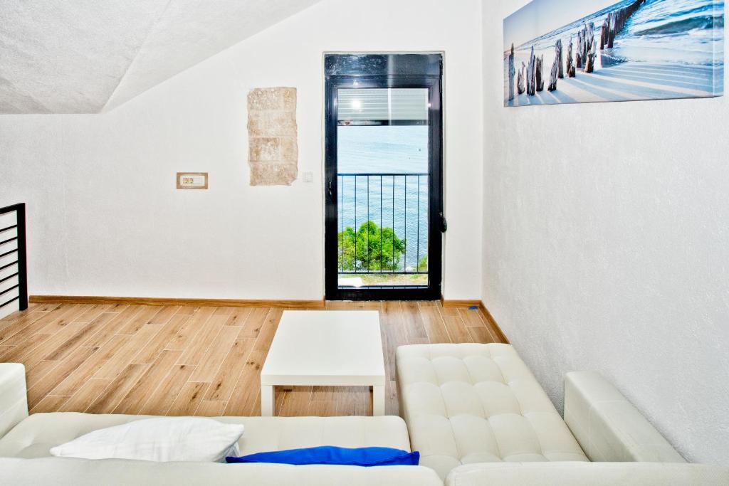 Posezení v ubytování Beachfront Villa Nautica