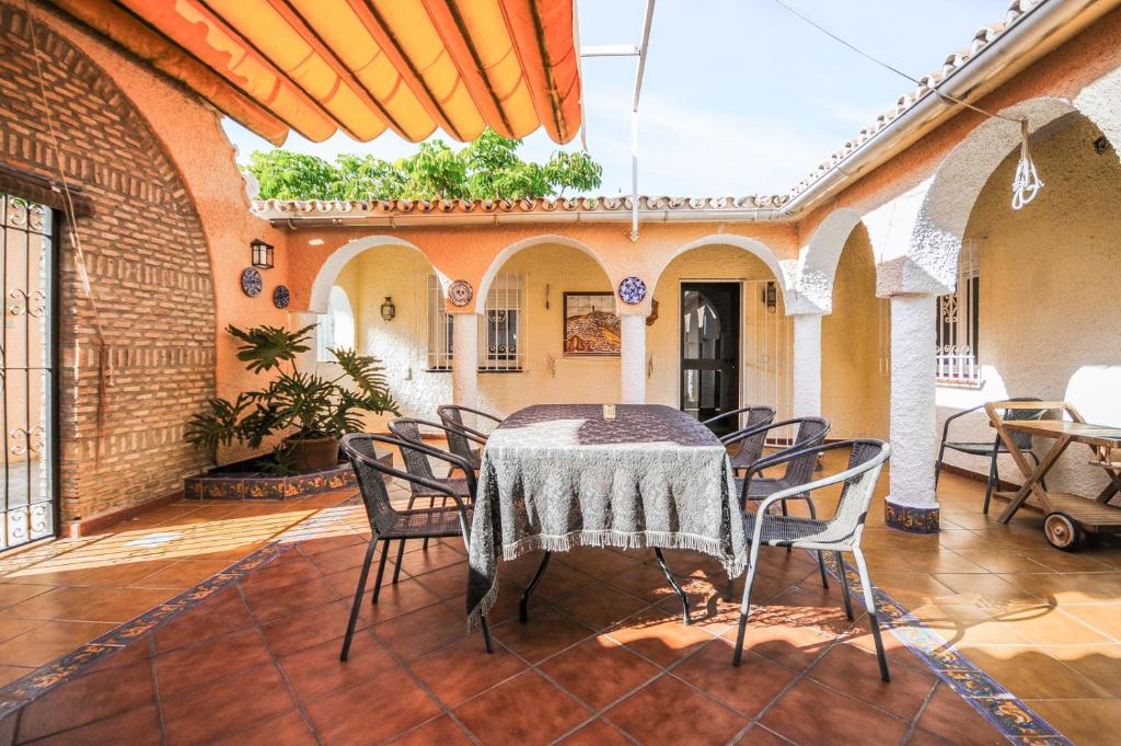 Balkón nebo terasa v ubytování Beach Villa Costanera in Marbella