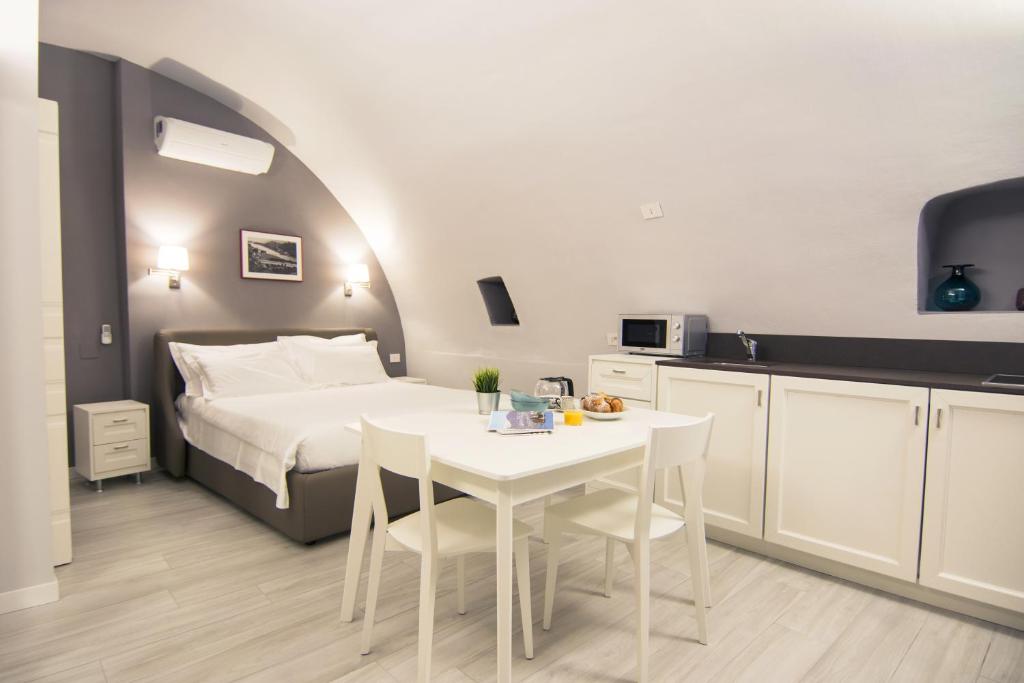 LA QUADRA SUITES - Central Apartments in Iseo - Superior Double Room