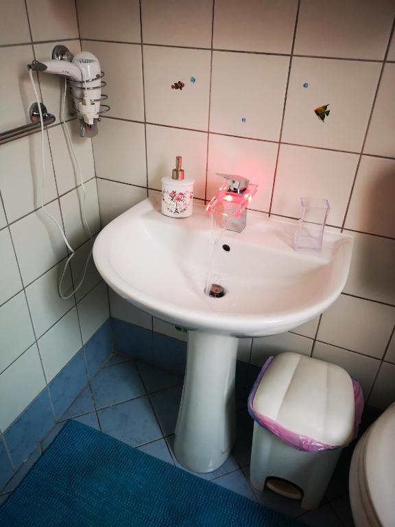 A bathroom at B&B Casa Valeria