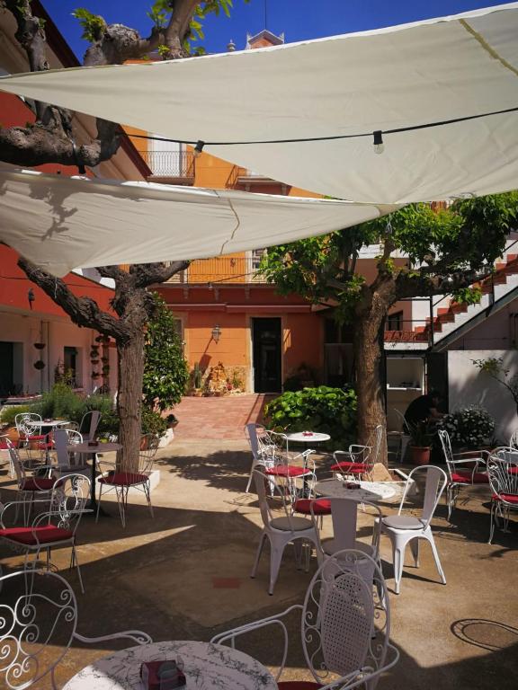 Restaurace v ubytování Hostal Plaja i Pati de Can Plaja