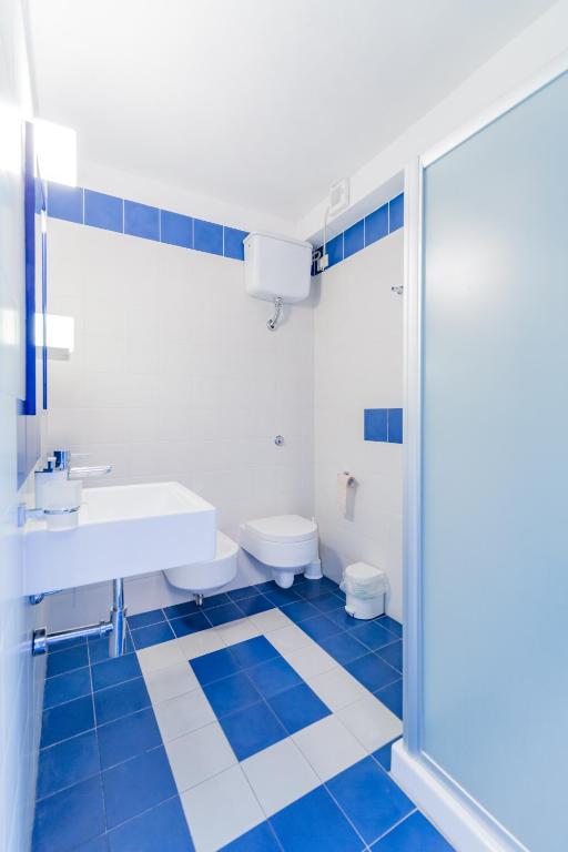 Koupelna v ubytování Four Rooms