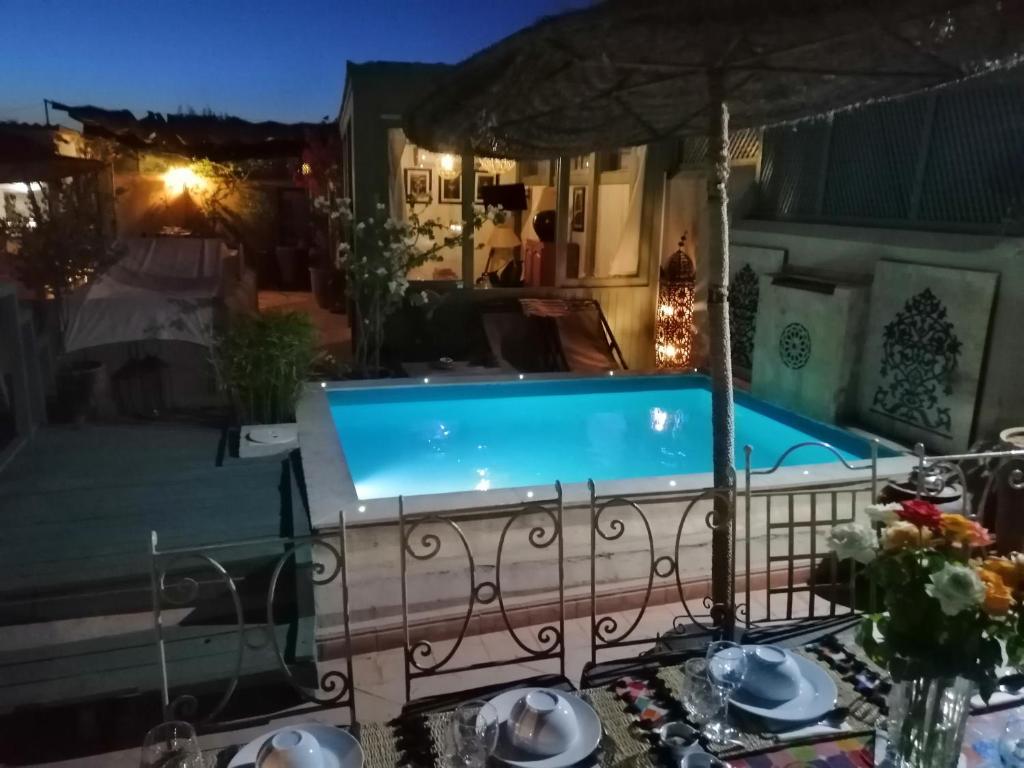 Bazén v ubytování Riad Swaka nebo v jeho okolí