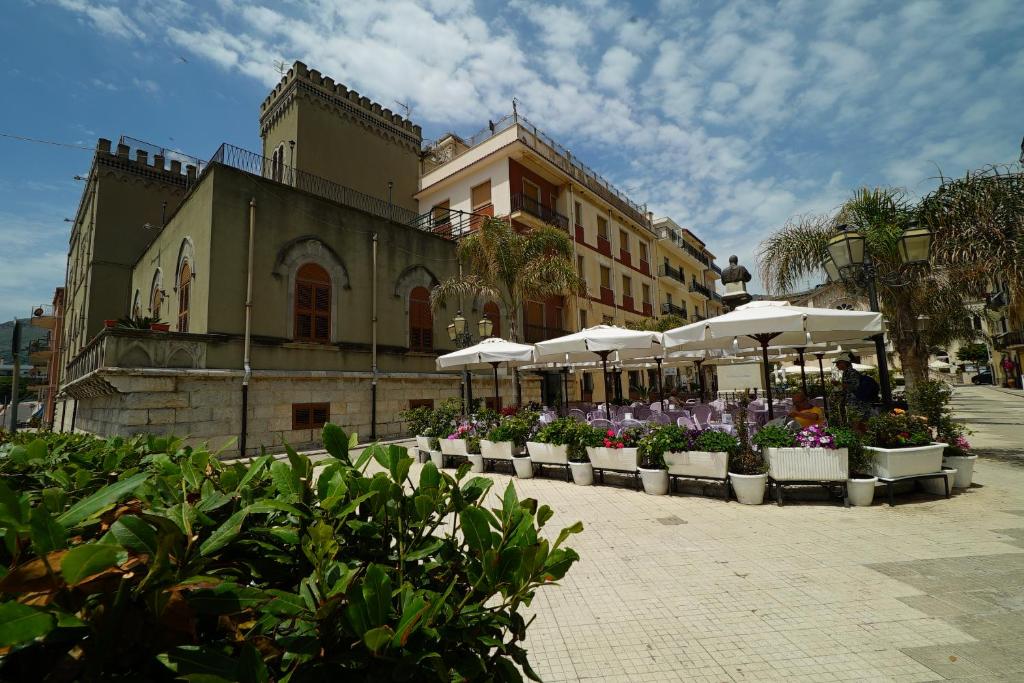Budynek, w którym mieści się hotel