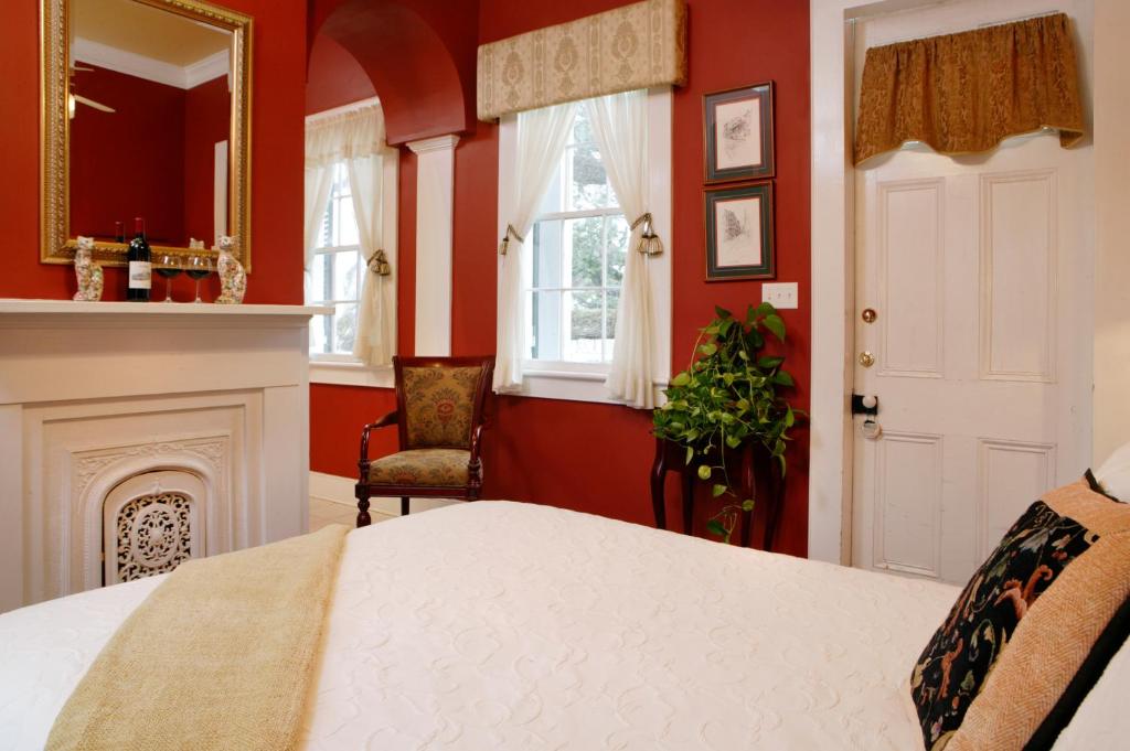 Ashton's Bed and Breakfast - Queen Room With Spa Bath
