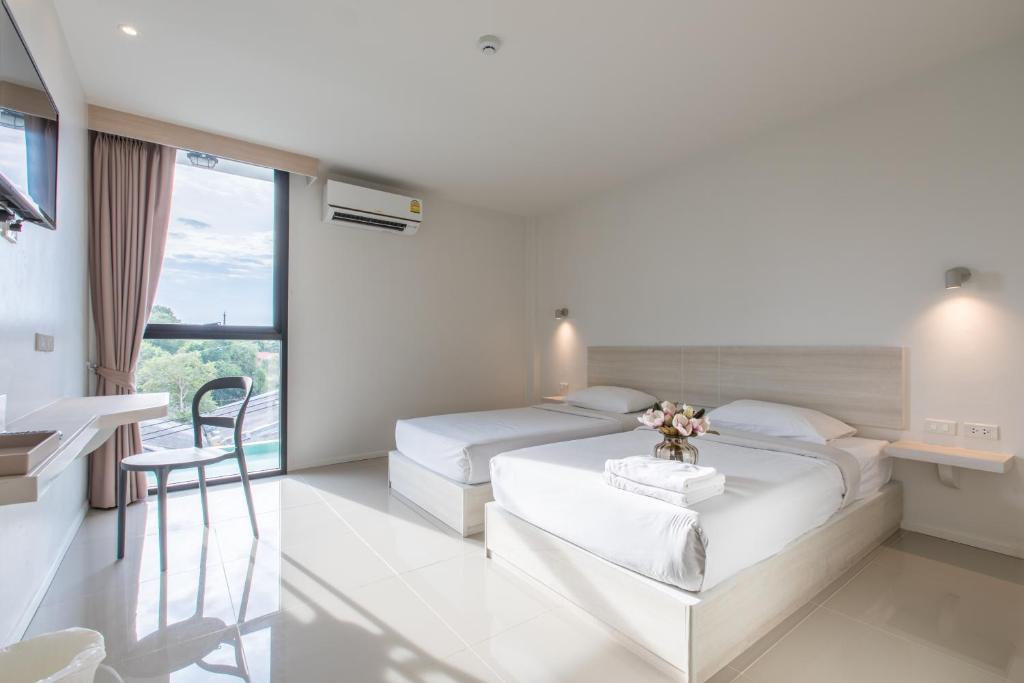 
Twin Room with Private Bathroom
