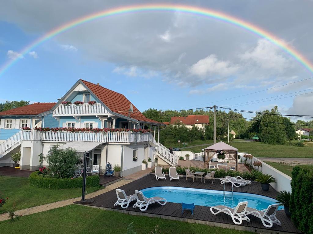 Bazén v ubytování Pool Apartments Plitvice Lakes nebo v jeho okolí