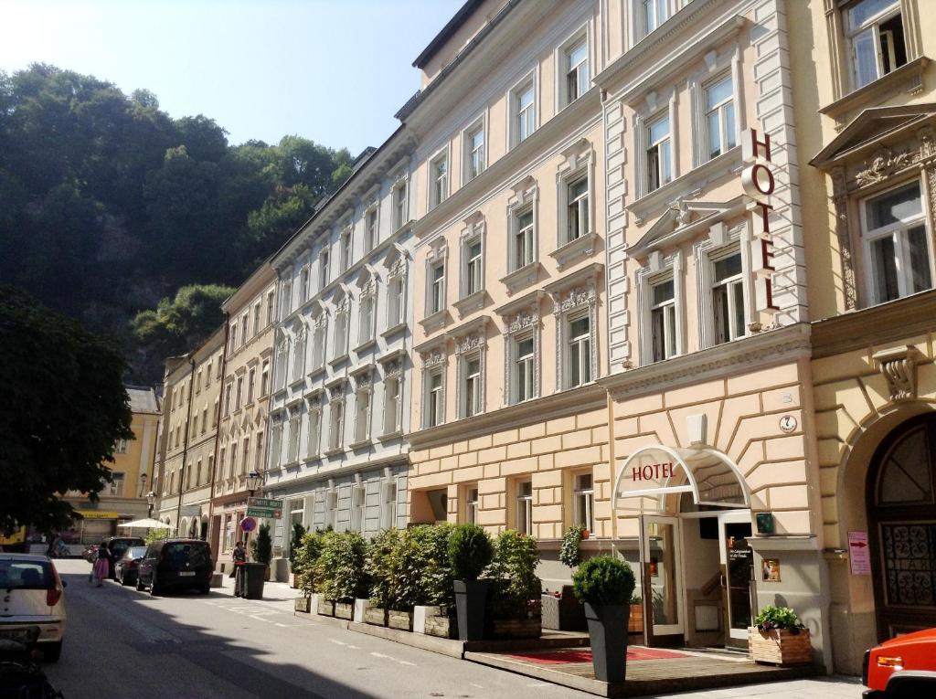 Budova, kde se hotel nachází