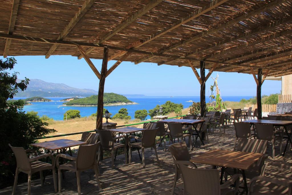 Peisaj natural din apropierea acestui hotel