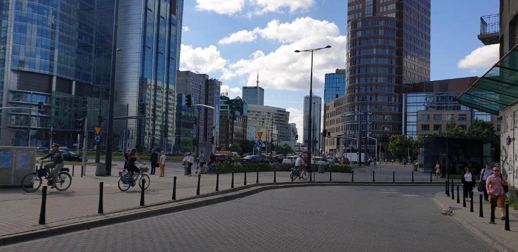 Hostia v ubytovaní Apartament metro rondo Onz