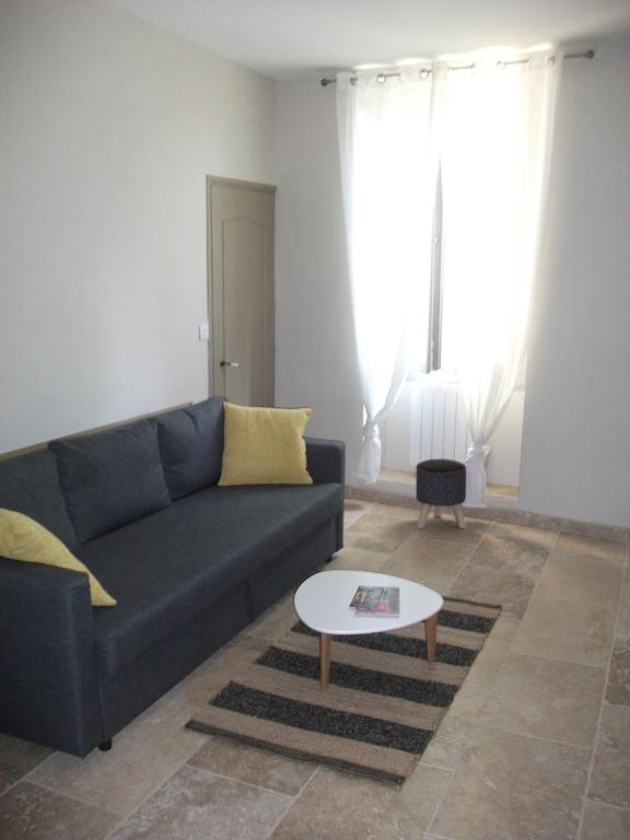 ST REMY DE PROVENCE PROCHE CENTRE VILLE - Parking privé - Apartamento De Una Habitación