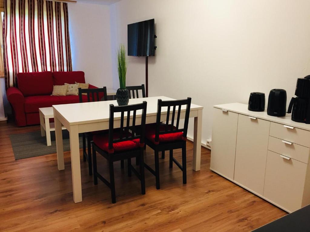 TV a/nebo společenská místnost v ubytování Hotel Ristorante LIDO