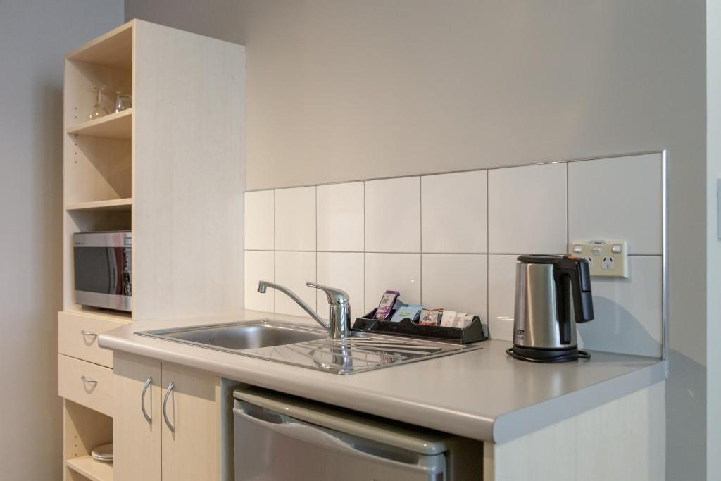 Kuchyň nebo kuchyňský kout v ubytování Ibis Styles Invercargill