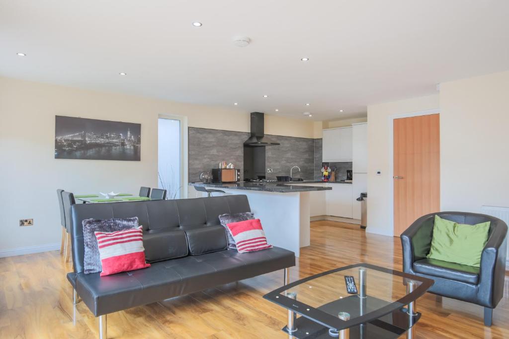 Beautiful Modern Newly Built Apartment 15 min from City Centre