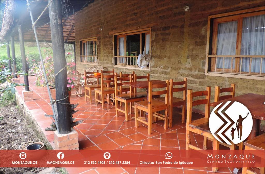 Restaurace v ubytování Monzaque- paraíso de bachué
