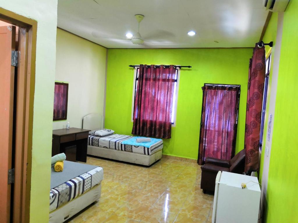 Gallery image of SPC South Pacific Chalet SP Barakah at ABC Air Batang Village in Tioman Island