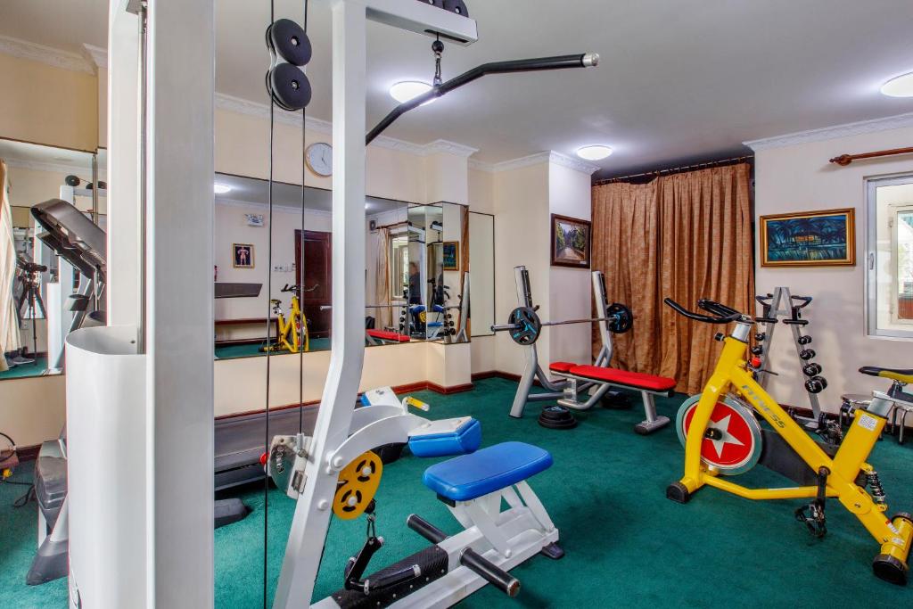 Fitness centrum a/nebo fitness zařízení v ubytování Huong Sen Hotel