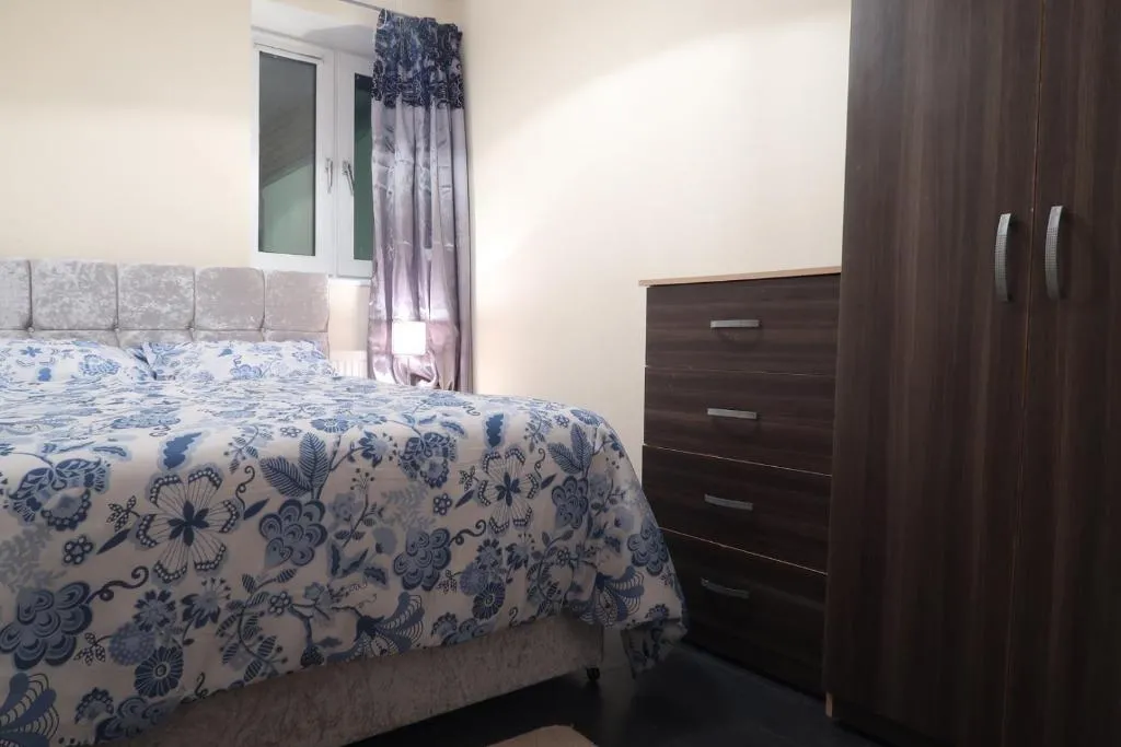 WELSTEAD HOUSE - DELUXE GUEST ROOM 6, London, United Kingdom