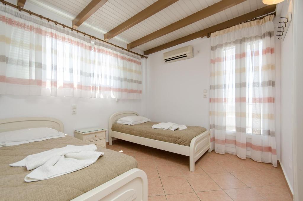 Antonia Studios - 15