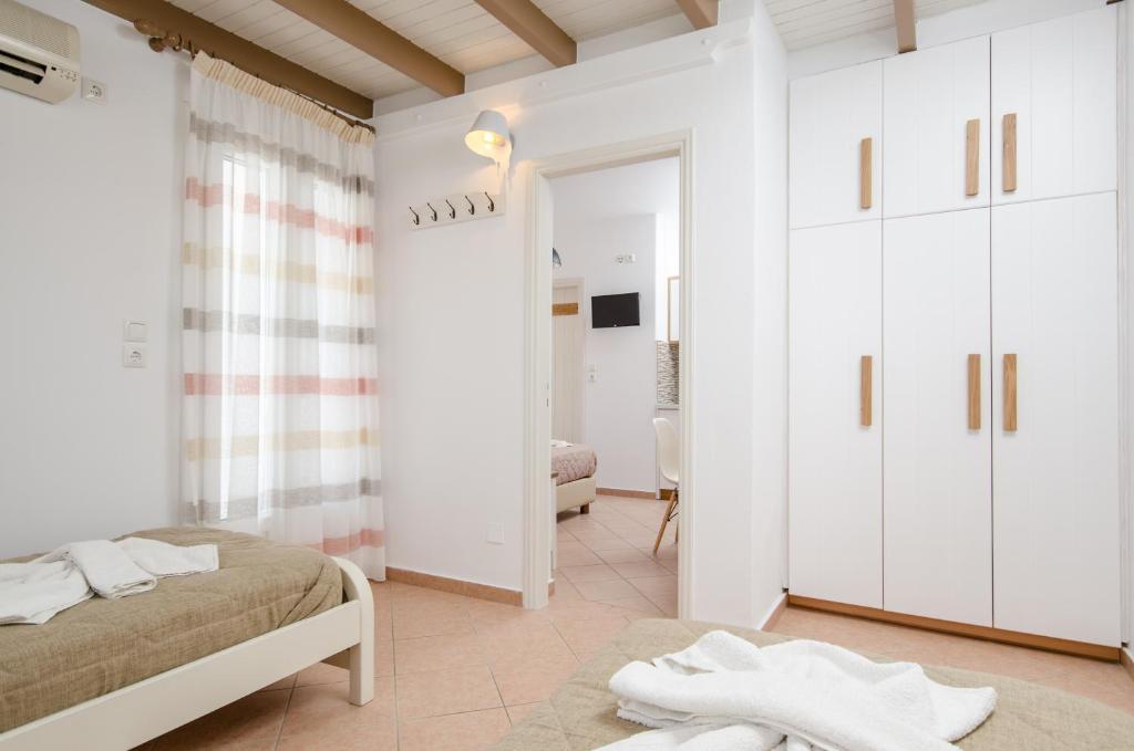 Antonia Studios - 14